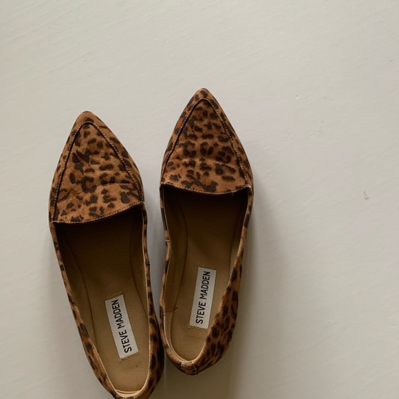Leopard pattered Steve Martin flats, size 7. - Picture 3 of 3